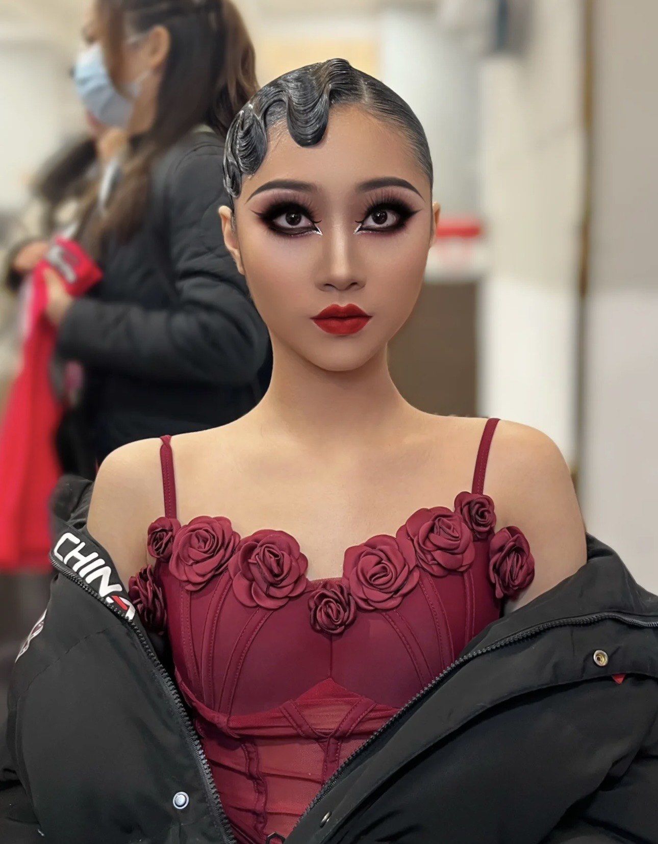 化妆比赛：展现美丽与创意的舞台