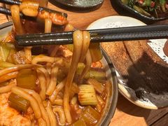 招牌新疆鸡肉炒米粉-阿里家·新疆烤肉酒場 by MIG