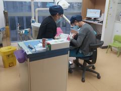 -瑞尔齿科(上海长风大悦城店)