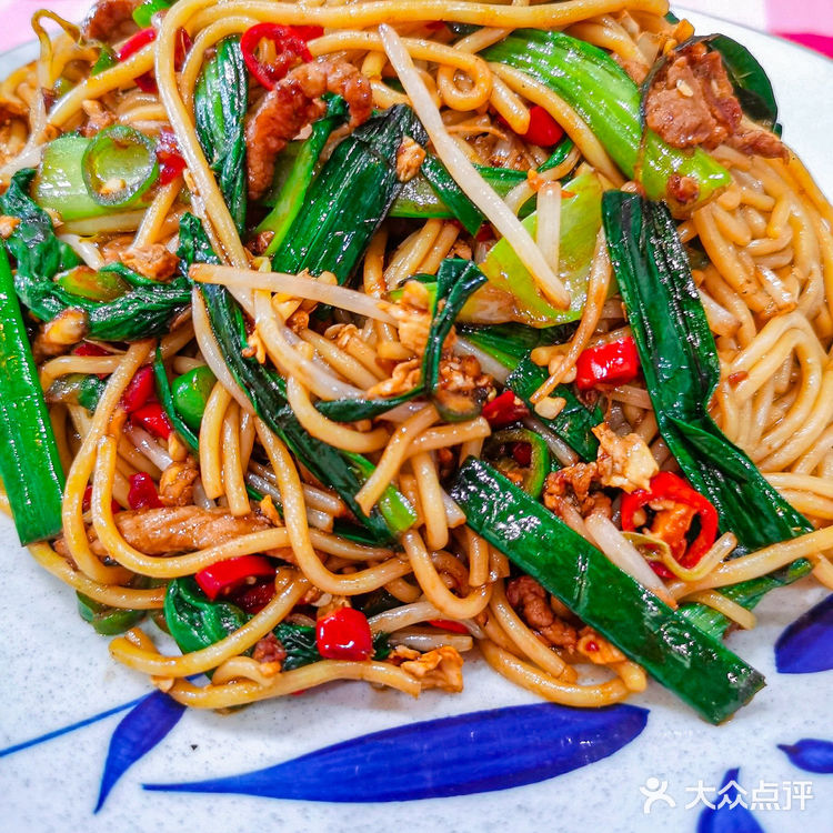 很容易脱骨吸入口中。油浸鱼的鱼肉也很鲜嫩,好吃爱吃