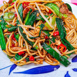 很容易脱骨吸入口中。油浸鱼的鱼肉也很鲜嫩，好吃爱吃