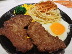 -汤姆家的牛排意面披萨(新城市广场店)
