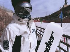 -采薇庄园四季滑雪场