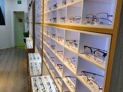 -天空之镜眼镜店蔡司依视路配镜授权零售店(望京颐堤港店)