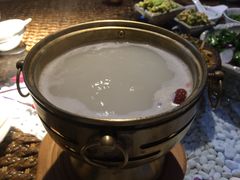 -慢丽江·云南野生菌土鸡锅(付家庄店)