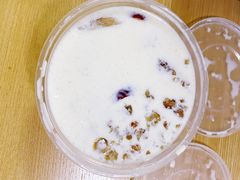 传统牛奶桃胶加香芋-双喜老铺(人民广场店)