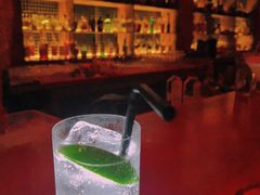 -饮湖威士忌鸡尾酒吧