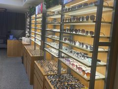 -优医视平价眼镜超市蔡司依视路折扣(小马厂店)