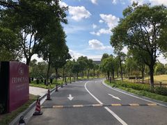 -上海滴水湖皇冠假日酒店