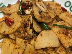 酸菜炒太安洋芋片-一坐一忘云南菜(嘉里中心店)