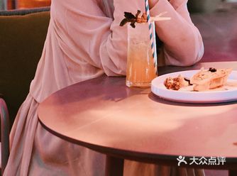 和朋友在三亚，这家餐酒吧也太酷了吧