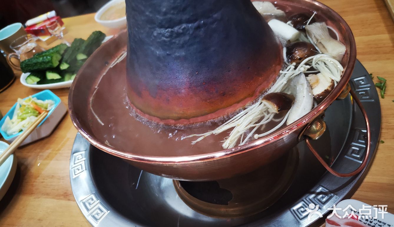 盘子都很大，其他毛肚 粉 什么的菜都没拍照片