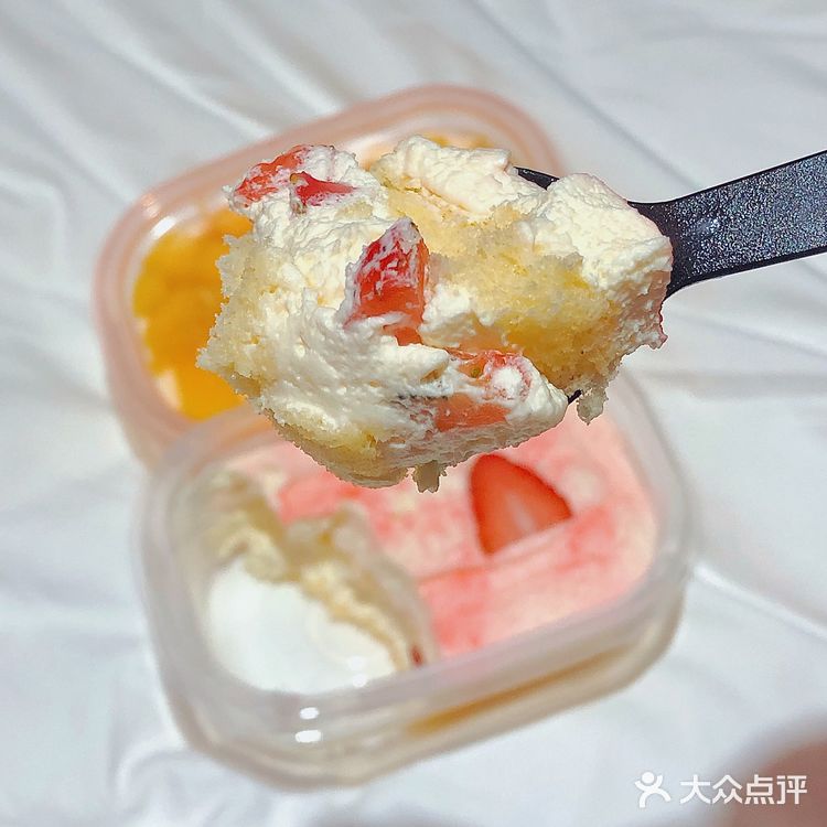 这家甜品店性价比忒高了!!