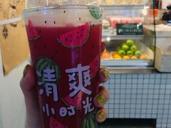 够爽西瓜果粒西瓜汁-果之满满鲜榨果汁(美罗城店)
