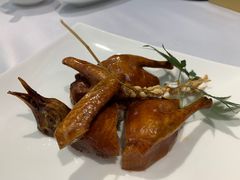 招牌脆皮乳鸽-百盛·鼎膳(中海财富中心)