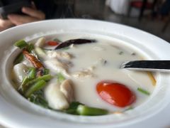 椰汁香茅鸡汤-食肆&Fourteen(武林夜市店)