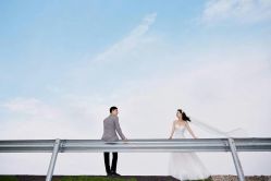 -雪中彩影婚纱摄影·微光艺术中心