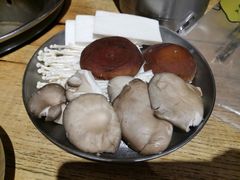 菌菇拼盘-姜虎东白丁烤肉(虹桥天地店)