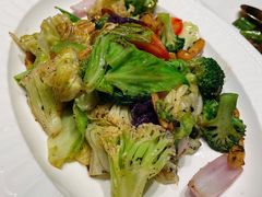 椰油黑松露炒有机杂菜-闻见中国海南菜(K11店)