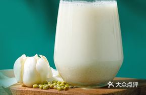 Green Bean and Lily Bulb Soy Milk