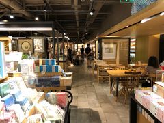 大堂-猫的天空之城概念书店(苏州诚品店)