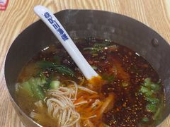 -魔都三兄弟酸辣粉·蘸卤炸串(虹桥万科店)