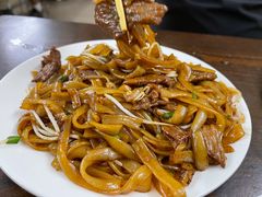 炒牛河-美食店(华贵路店)