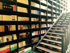 -钟书阁(松江泰晤士小镇店)