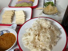 -毛辣果·贵州红酸汤牛肉火锅(西单店)