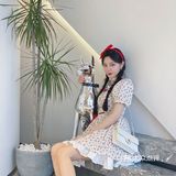 V甜蛋糕，明媚阳光下的少女，生日纪念日首选！