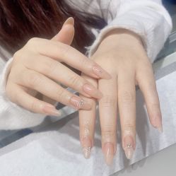 -艾珂·美甲美睫