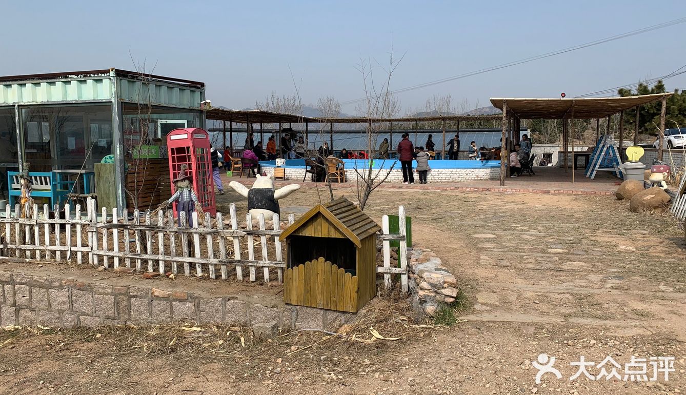 立体草莓采摘园沐恩格林四季农场