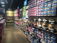 -SKECHERS 斯凯奇(上海国际时尚中心店)