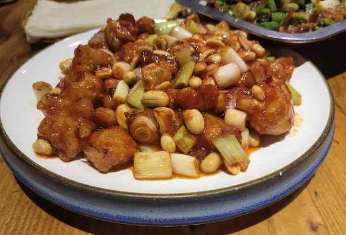 辣椒炒肉(丰润店)-"临时决定在唐山住下,大众点评了找到这家店.