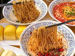 -李与白包子铺(桐梓林店)