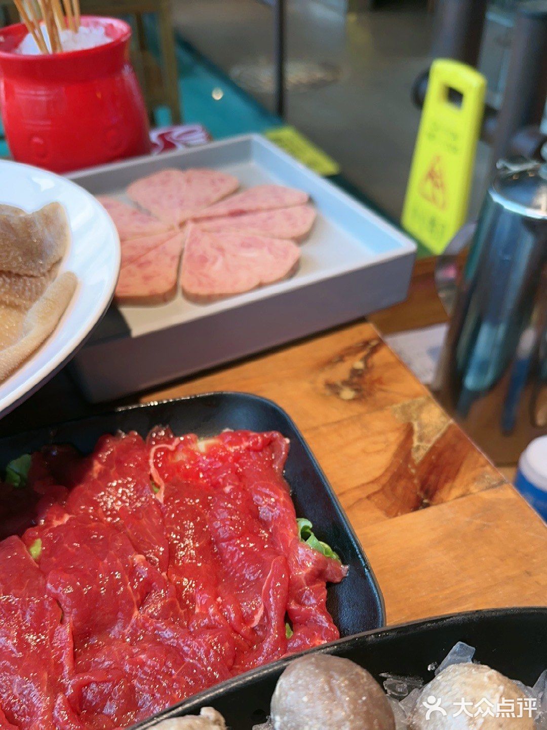 口感极佳￼￼￼。毛肚脆嫩爽口