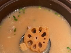 洪湖藕汤-小凤庭·地道湖北菜武昌鱼·铫子藕汤(黄鹤楼店)