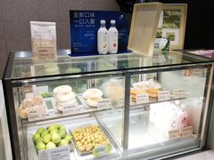 面包甜点陈列柜-喜茶(上海奉贤宝龙店)