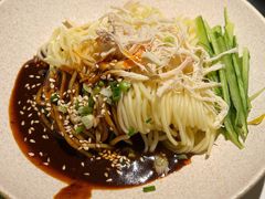 鸡丝凉面-麻六记(新天地店)