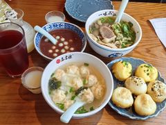 鱼籽虾肉小馄饨-鑫震源·苏式大虾生煎(山塘街店)