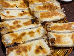 -阿洪锅贴王(小吃城店)