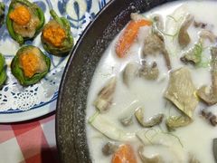 蟹黄墨鱼饼-龙桥私厨·姜花菊花过桥鱼·顺德菜(容桂店)