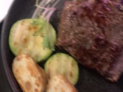 -樱花里音乐餐吧·牛扒椰子鸡(东圃店)
