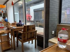 -毛辣果·贵州红酸汤牛肉火锅(西单店)