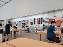 -Apple零售店(华贸购物中心店)