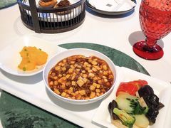 一口鲍鱼酥-三号黄浦会Canton Table