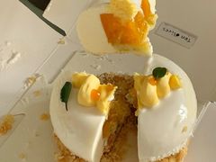 椰子菠萝慕斯-Ten Olives甜点