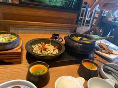 -云海肴·汽锅鸡·云南菜(天山百盛优客店)