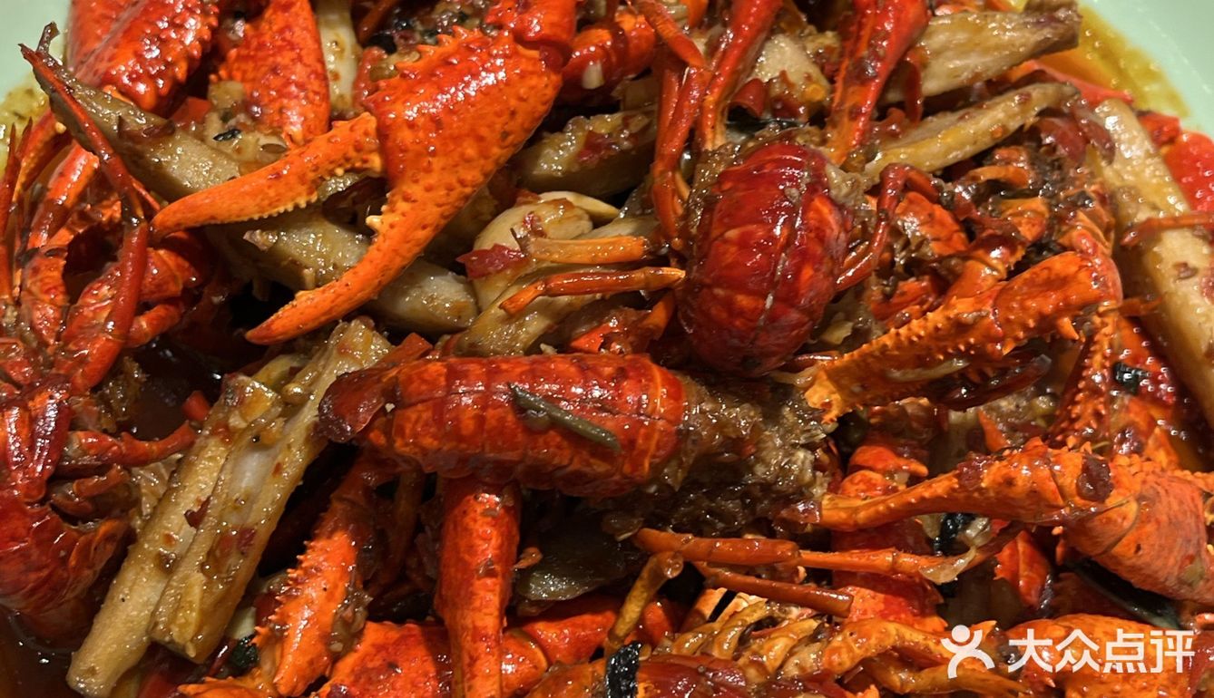 长沙王炸！草莓音乐节与无敌小龙虾！