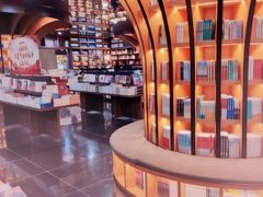 -钟书阁(松江泰晤士小镇店)